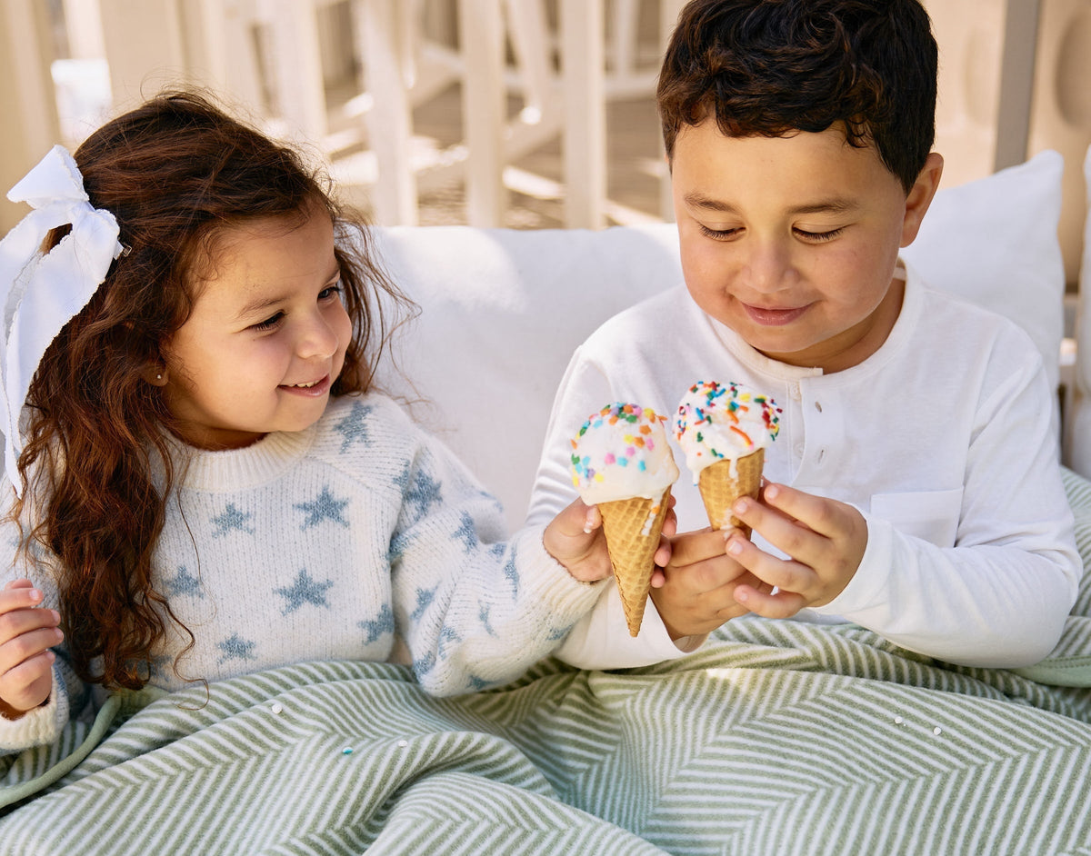 What Are the Best Blankets for Everyday Life (Pets, Kids, and Real Use)?