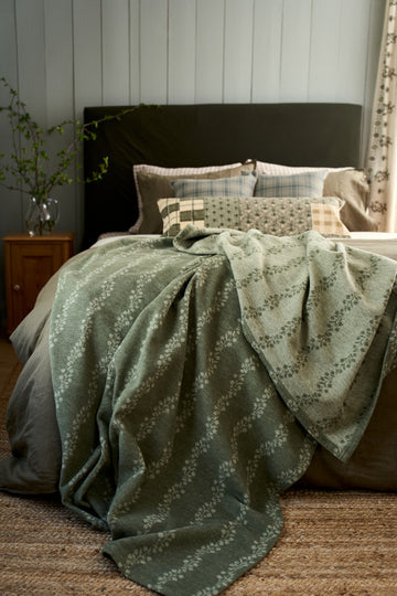 Climbing Ivy Lightweight Blanket